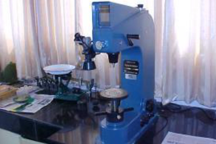 Rockwell Hardness Standard Machine